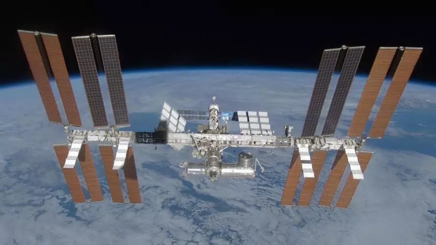 2025  iss  free of c